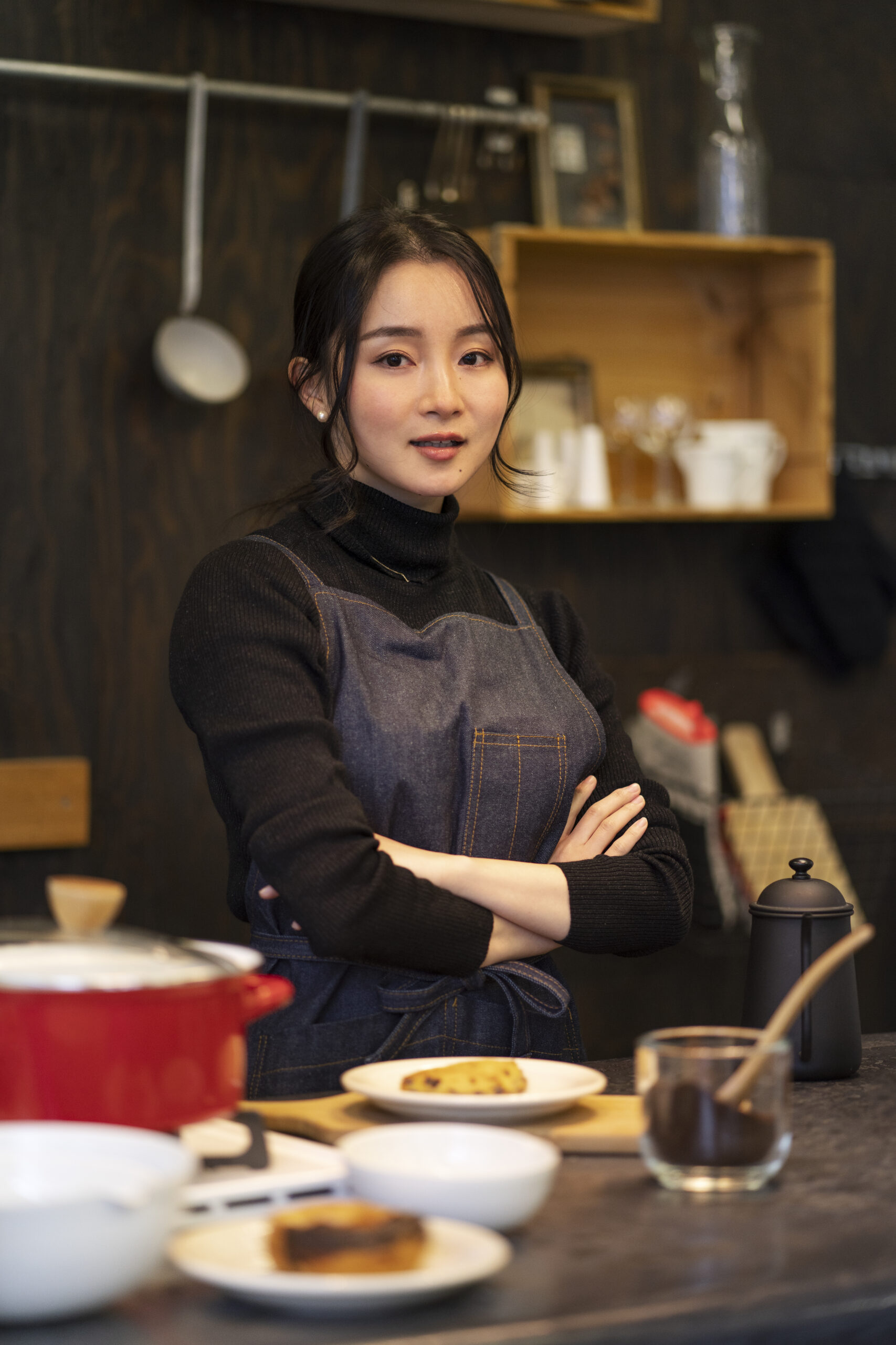 japanese-woman-posing-restaurant